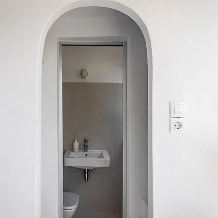 Renovated Seaside In Sounio Apartment *